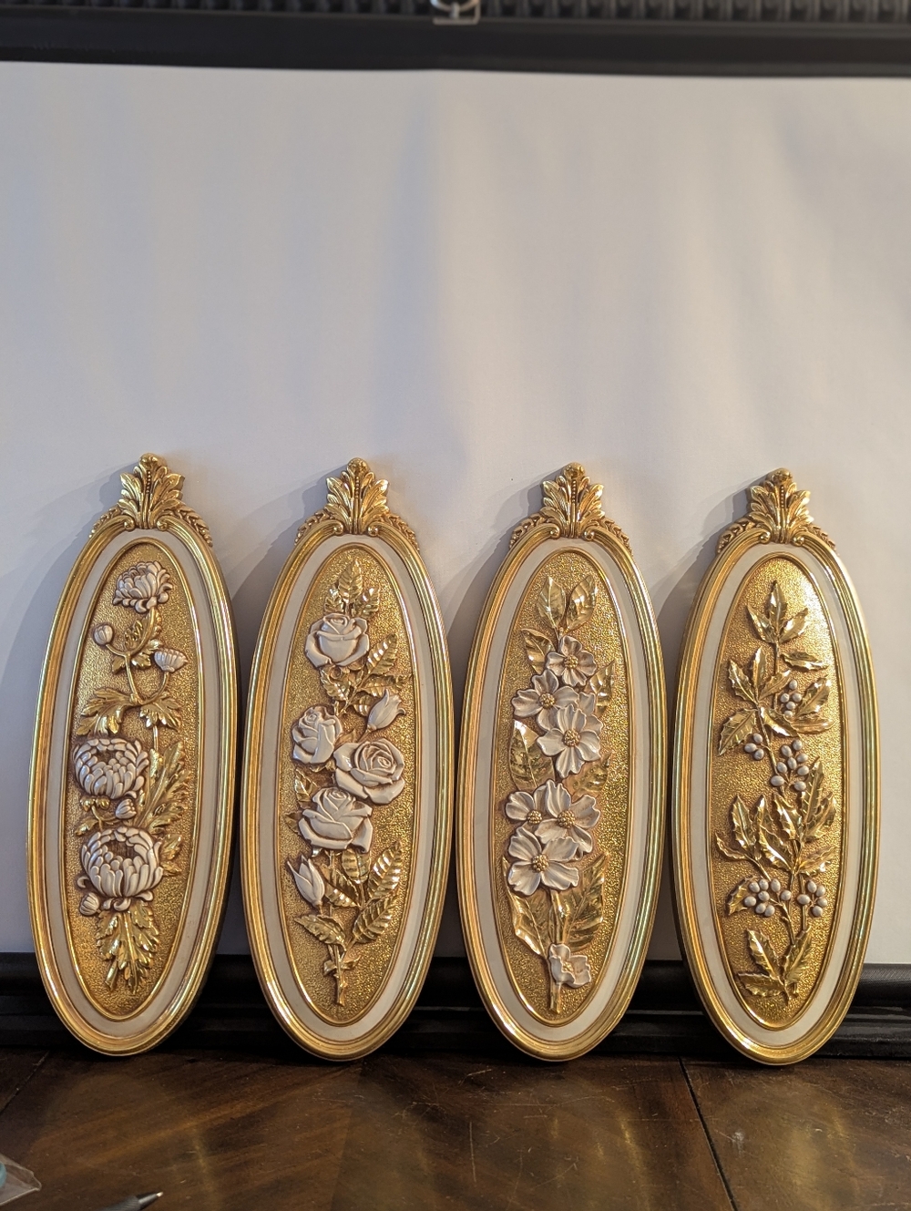 Vintage 1975 Syroco Set of 4 Gold Floral Wall Plaques MCM Hollywood Regency